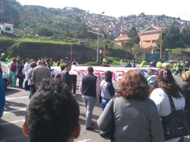 Trabajadores del Hospital Simón Bolívar protestan por deudas en salarios y falta de insumos