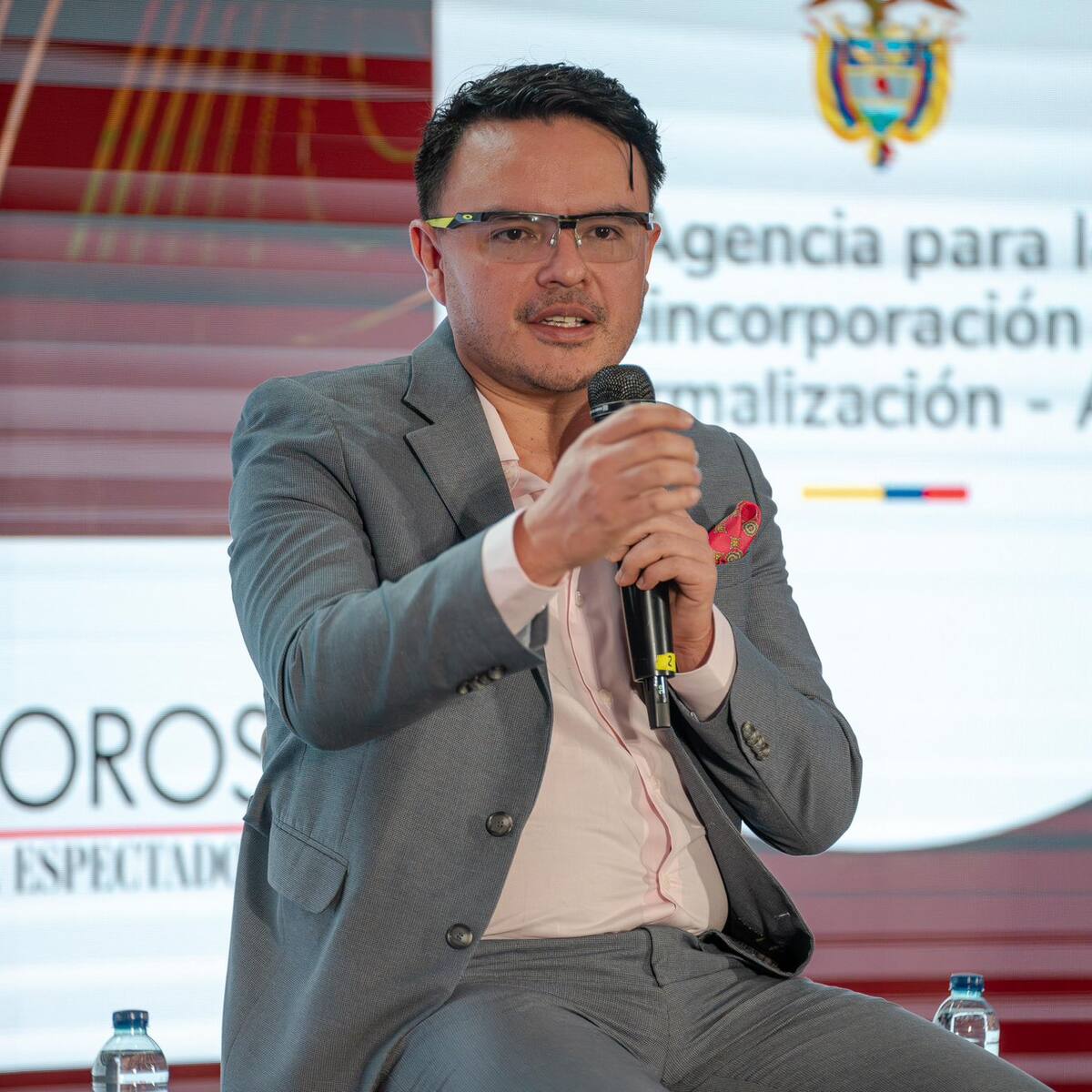 Felipe Harman, director de la ANT sale del Gobierno para apoyar la campaña de Iván Cepeda