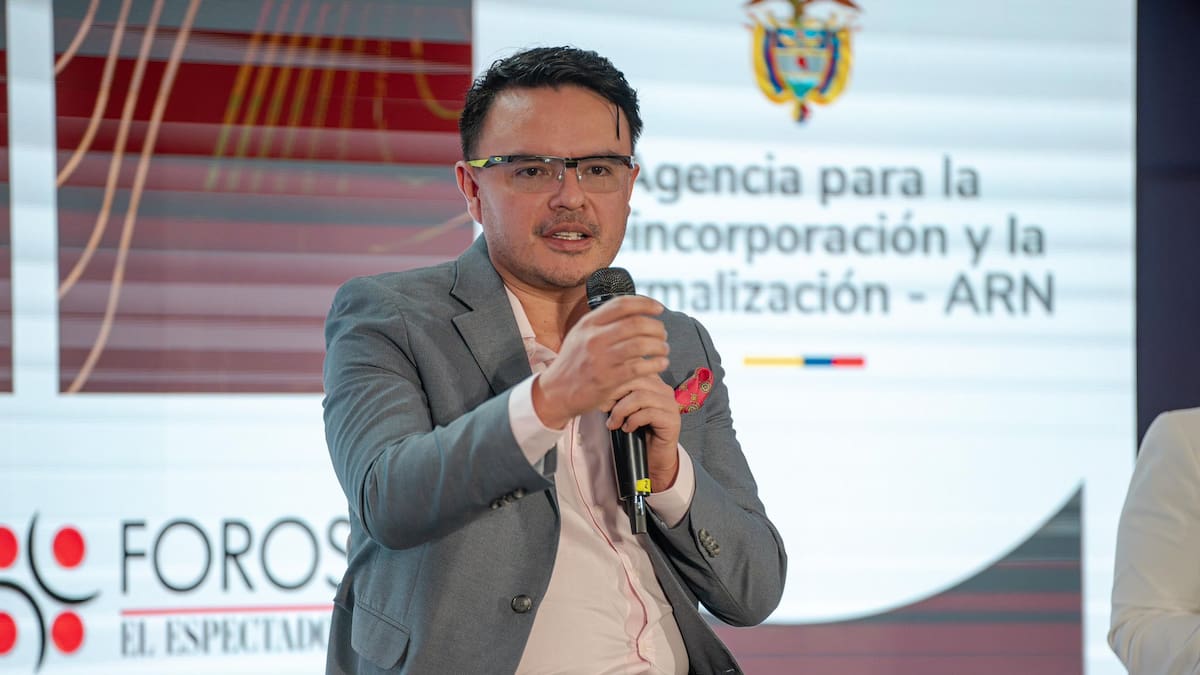 Felipe Harman, director de la ANT sale del Gobierno para apoyar la campaña de Iván Cepeda