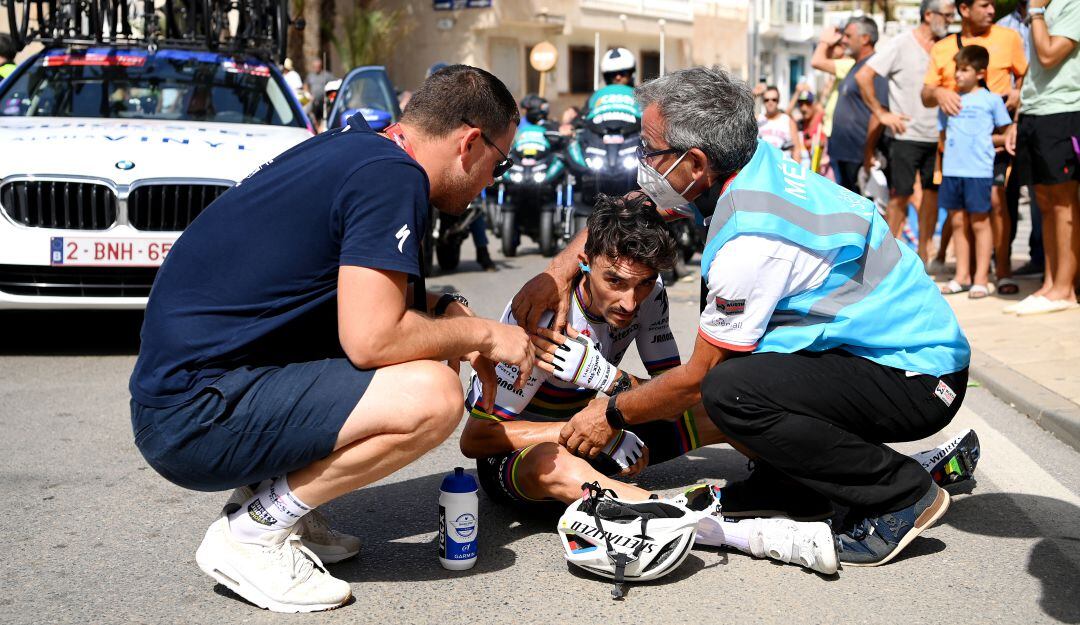 Julian Alaphilippe sufrió una dura caída durante la etapa 11 de La Vuelta a España.