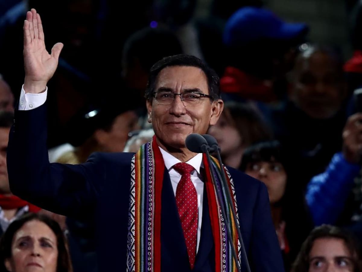 Martín Vizcarra no podrá salir de Perú por 18 meses