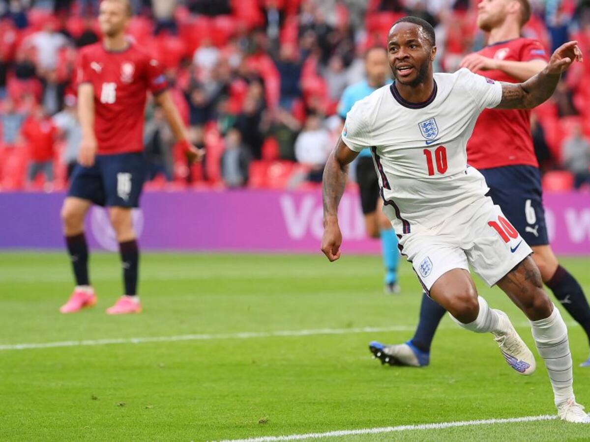 Inglaterra ganó sin brillar y clasificó líder de su grupo a octavos