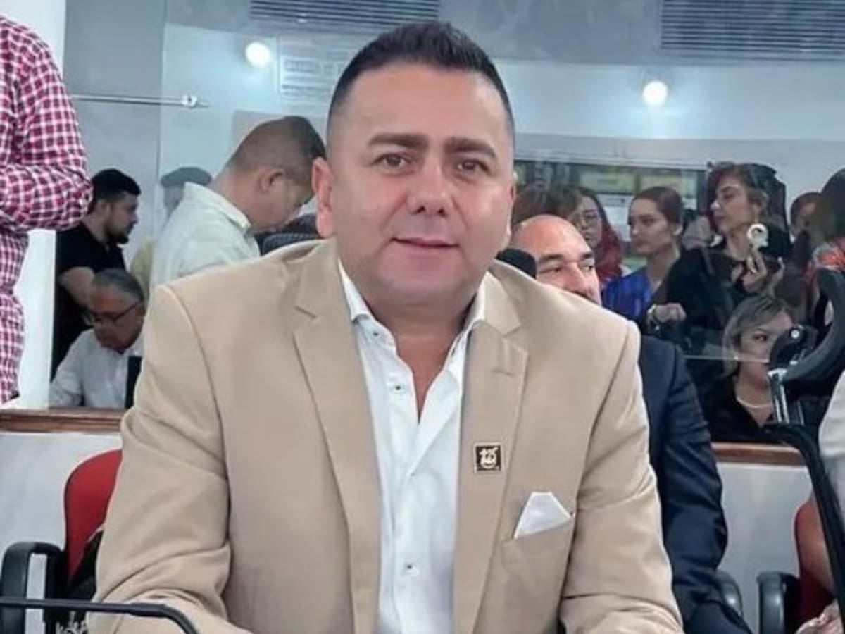 Concejal Cristian Reyes renunció a su curul del Concejo de Bucaramanga. ¿Será candidato en atípicas?