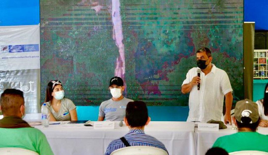 Emilio Archila entregó la obra junto al alcalde de Planadas 