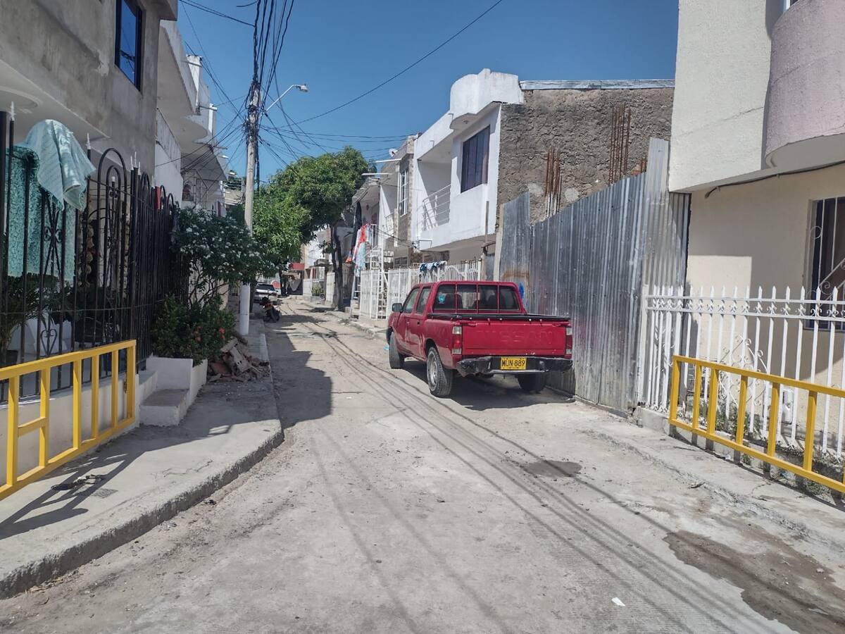 Secretaría de Infraestructura nos incumplió pavimentación: vecinos de Los Cerezos