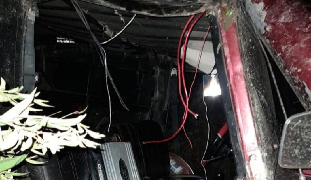 Vehículo accidentado en Caldas