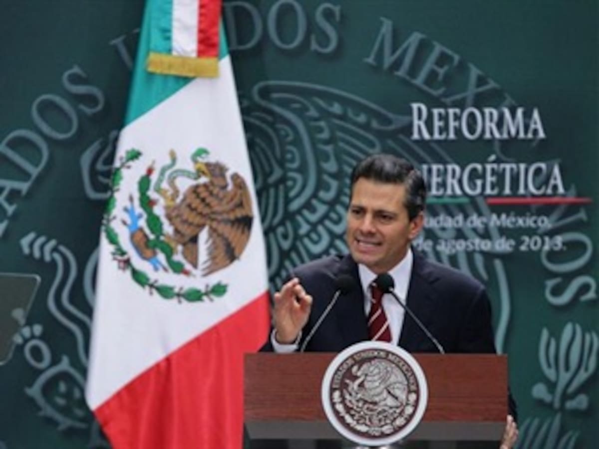 Peña Nieto propone cambios a Constitución para modernizar sector energético en México