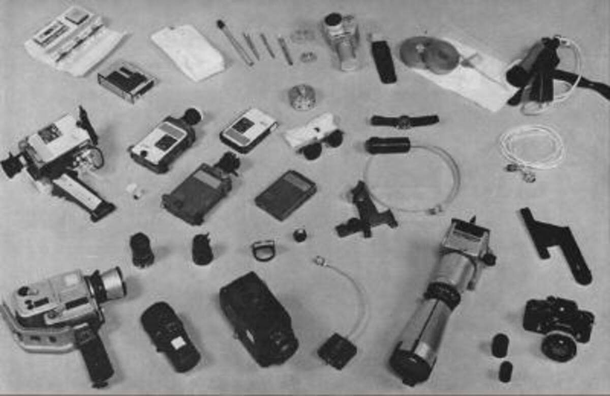 El 16 de julio de 1969 despegaba de Cabo Cañaveral la misión Apollo 11, que cinco días más tarde llevaría al ser humano hasta la superficie lunar. Para viajar de la Tierra a la Luna fue necesaria la construcción del Saturno V, el cohete más grande creado por la NASA, con 110,64 metros de altura. Su diseño estuvo a cargo del ingeniero alemán Wernher von Braun, quien afirmaba que se había enamorado de las posibilidades de la exploración espacial leyendo las novelas de Julio Verne y H.G. Wells.