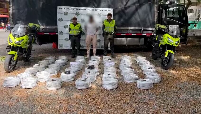 Incautación de explosivos en bultos de papa- foto policía Antioquia