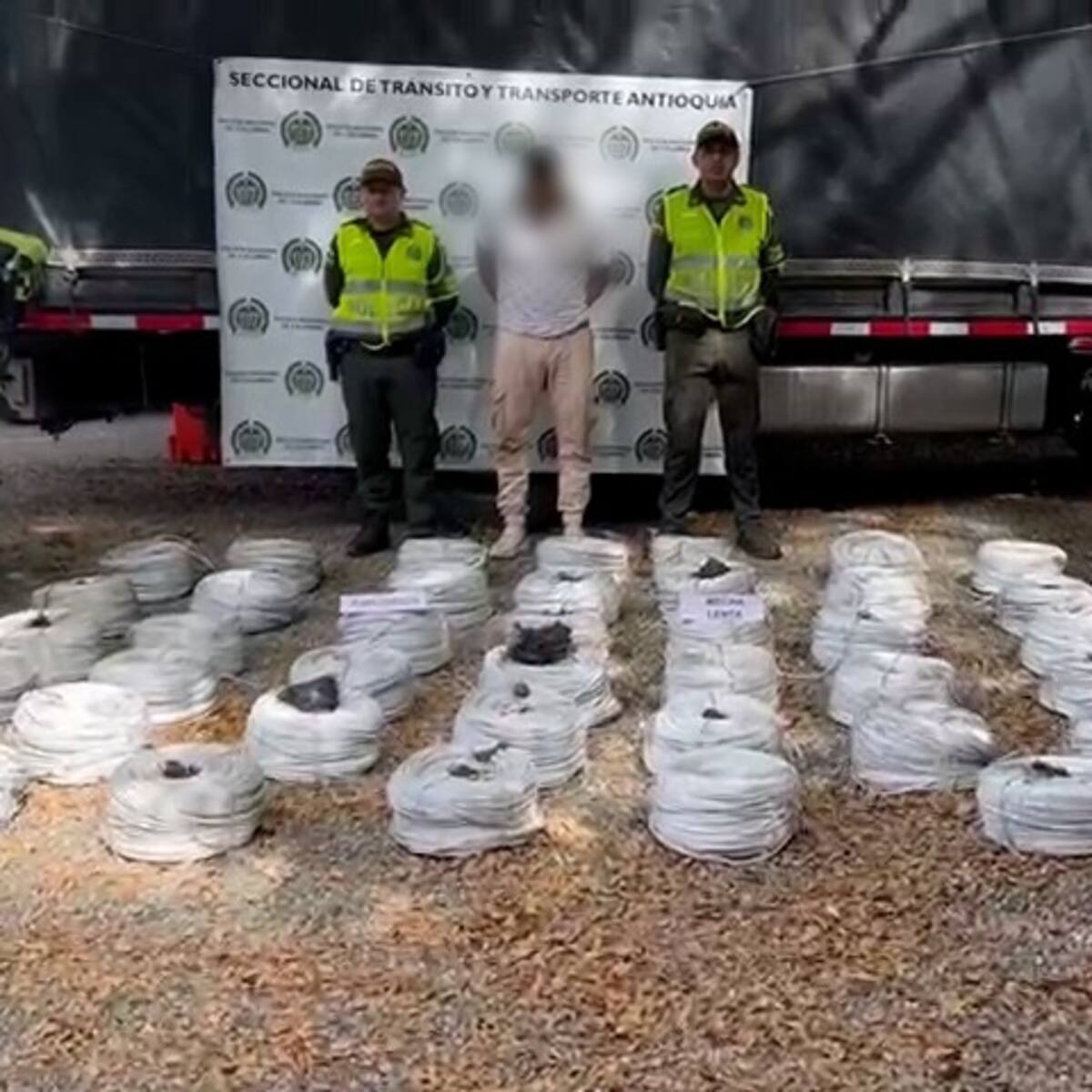 Camuflados en bultos de papá, policía incautó material explosivo en La Pintada