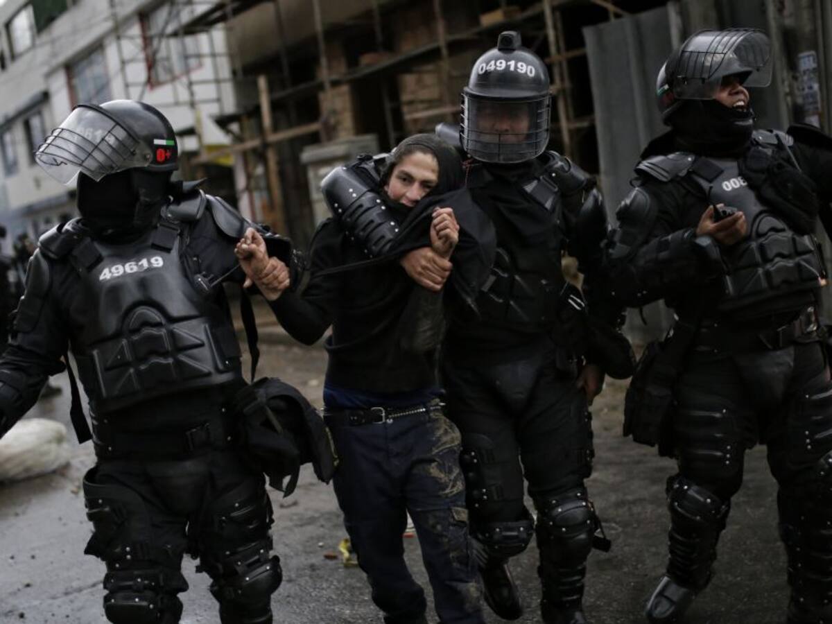 Investigaciones a policías por excesos de fuerza superan las 200