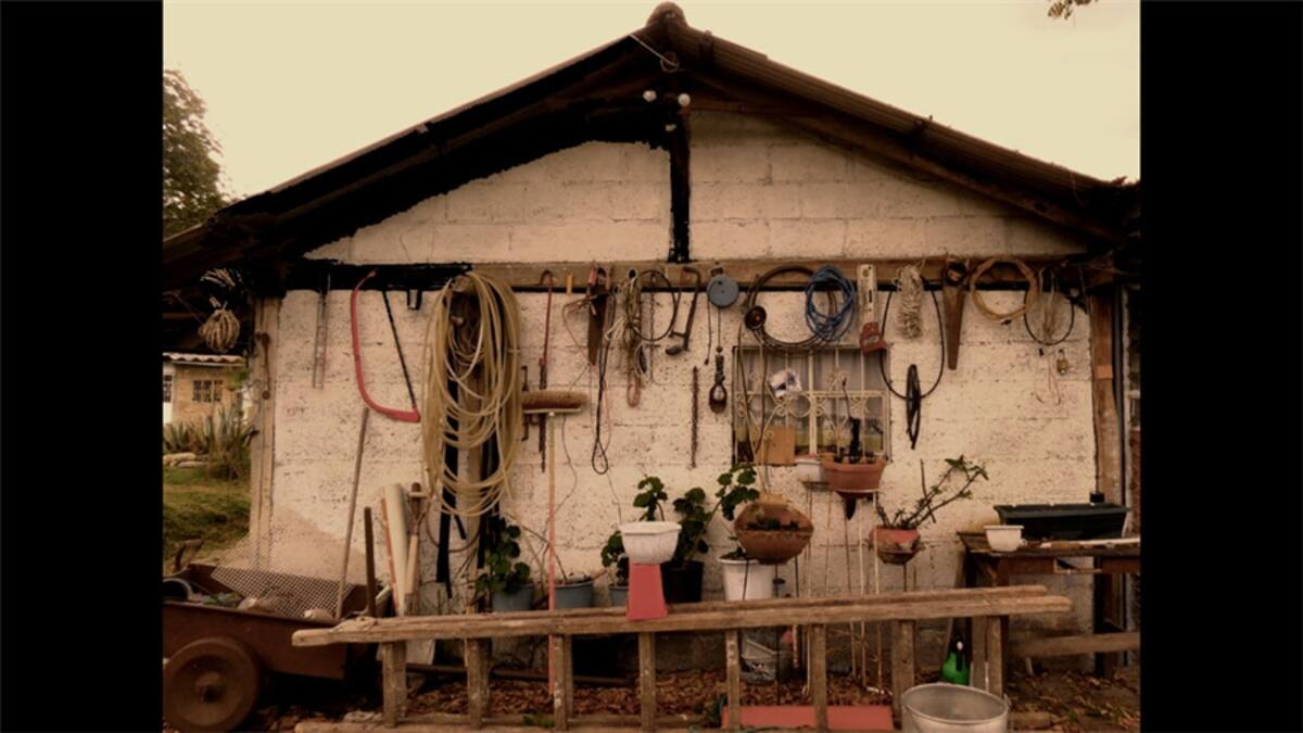 Y los relojes viejos no son las únicas cosas que desarma Carlos Alberto: "Estas son el tipo de herramientas que utilizo en mi taller para desarmar los pequeños motores de los modelos de avión".