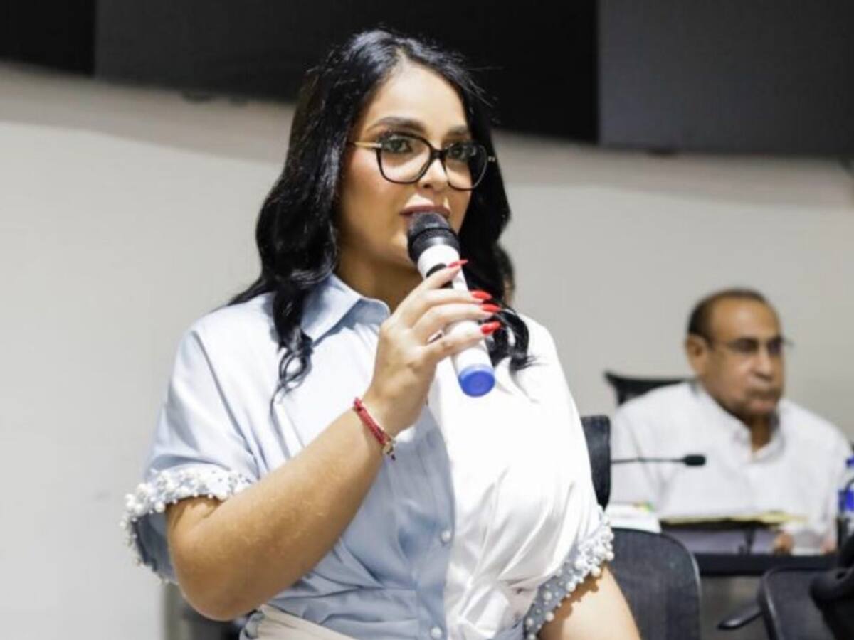 Dau responde a contralora sobre presuntos actos de corrupción: “Quien se debe asustar eres tú”