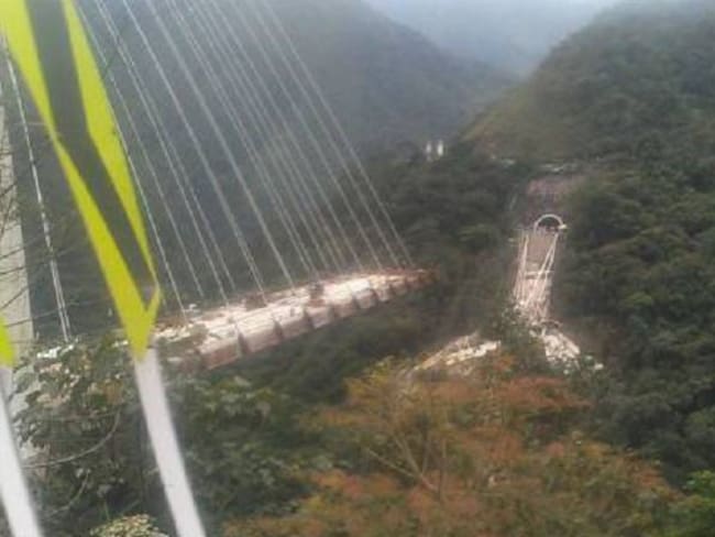 Mintransporte ordena investigación por colapso de puente en Chirajara