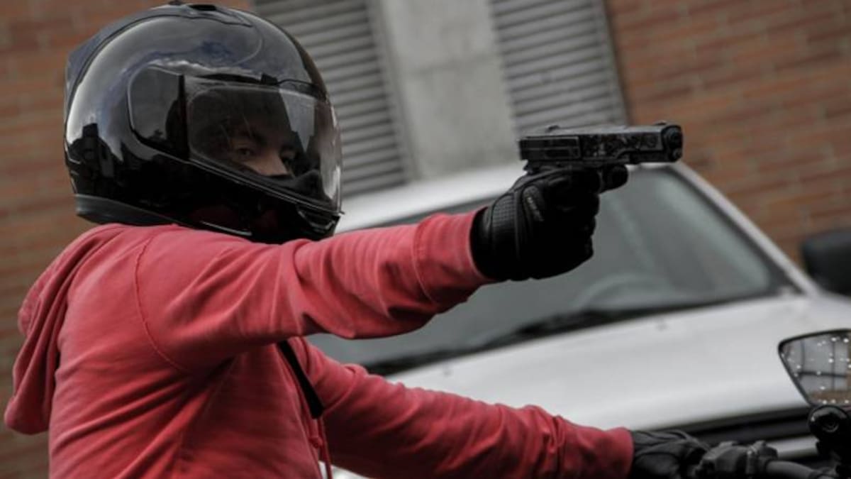 Polémica en La Tebaida por decreto que restringe circulación de parrillero en moto