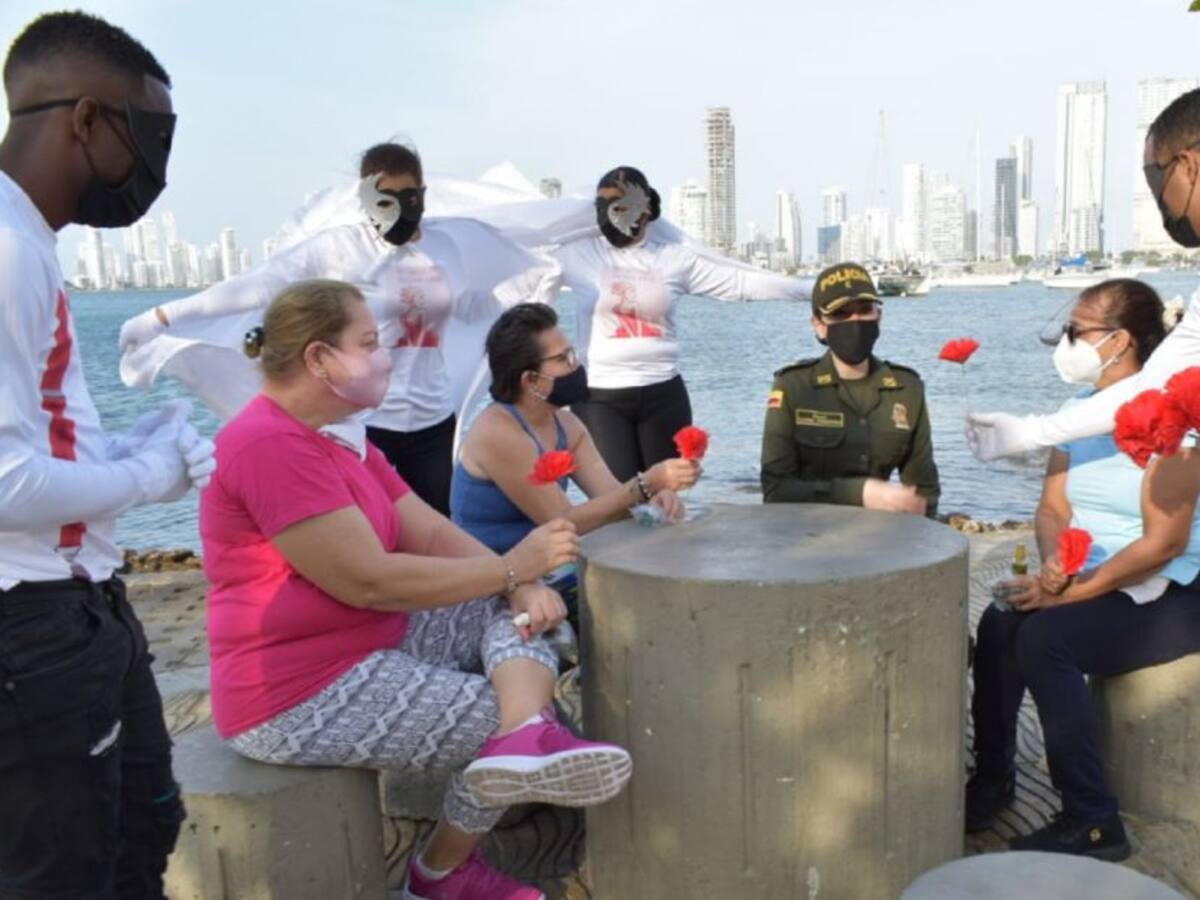 En Cartagena policía conmemoró día internacional de la mujer