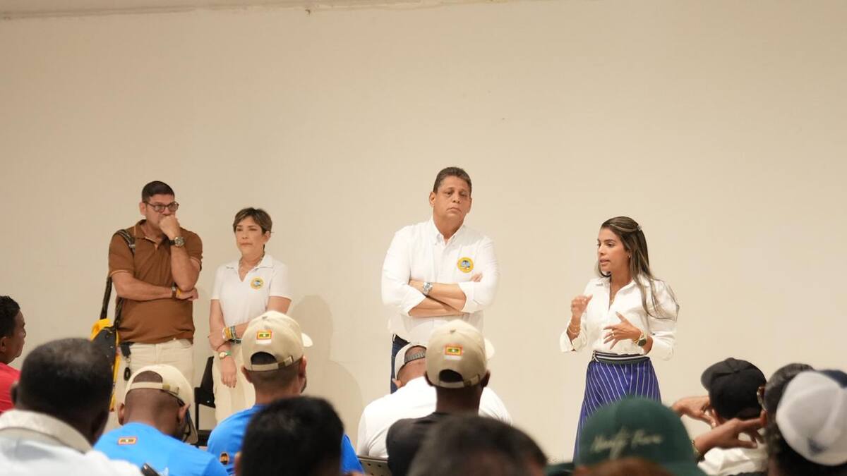 Alcaldía de Cartagena ratifica garantías laborales para cocheros en transición eléctrica