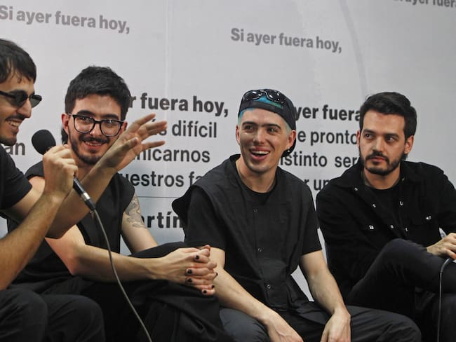 Integrantes de la banda colombiana Morat, durante una entrevista con Efe en Medellín. EFE/Luis Eduardo Noriega Arboleda