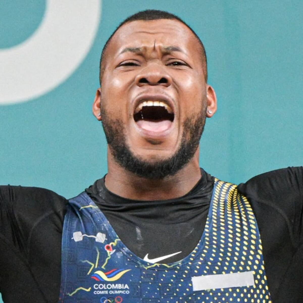Yeison López logra cupo a los Juegos Olímpicos con récord mundial incluido