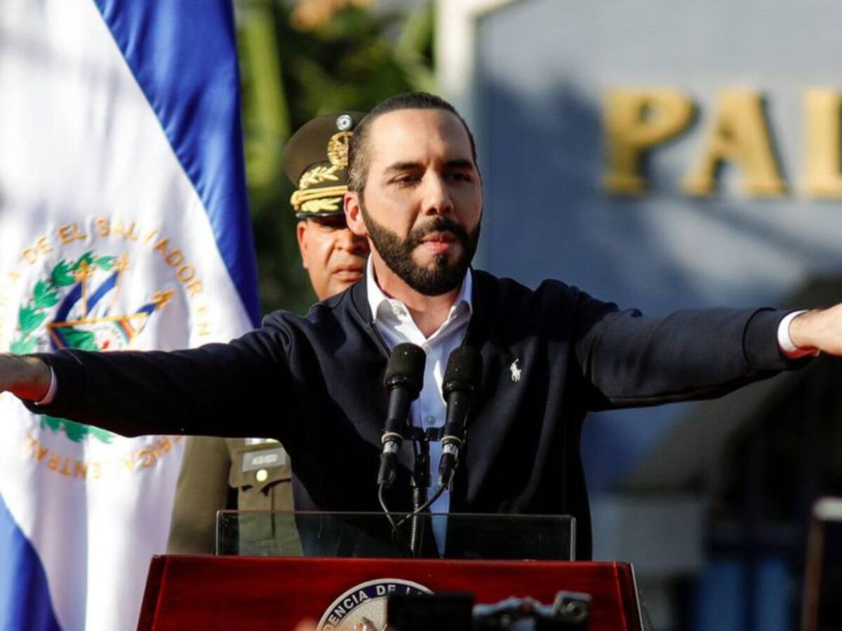 Presidente de El Salvador lleva Ejército al Congreso exigiendo presupuesto