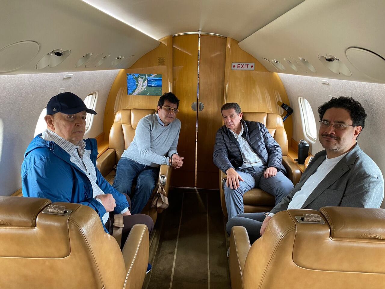 La delegación del Gobierno Petro viajó, en un avión de la Fuerza Aérea, a Venezuela para reinstalar la mesa de negociaciones con el ELN (Cortesía)