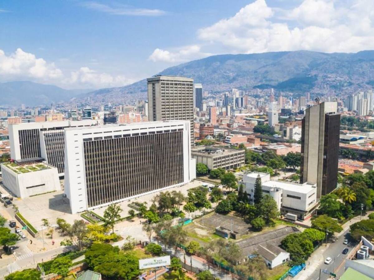Denuncian supuesto cartel de falsos testigos en Medellín