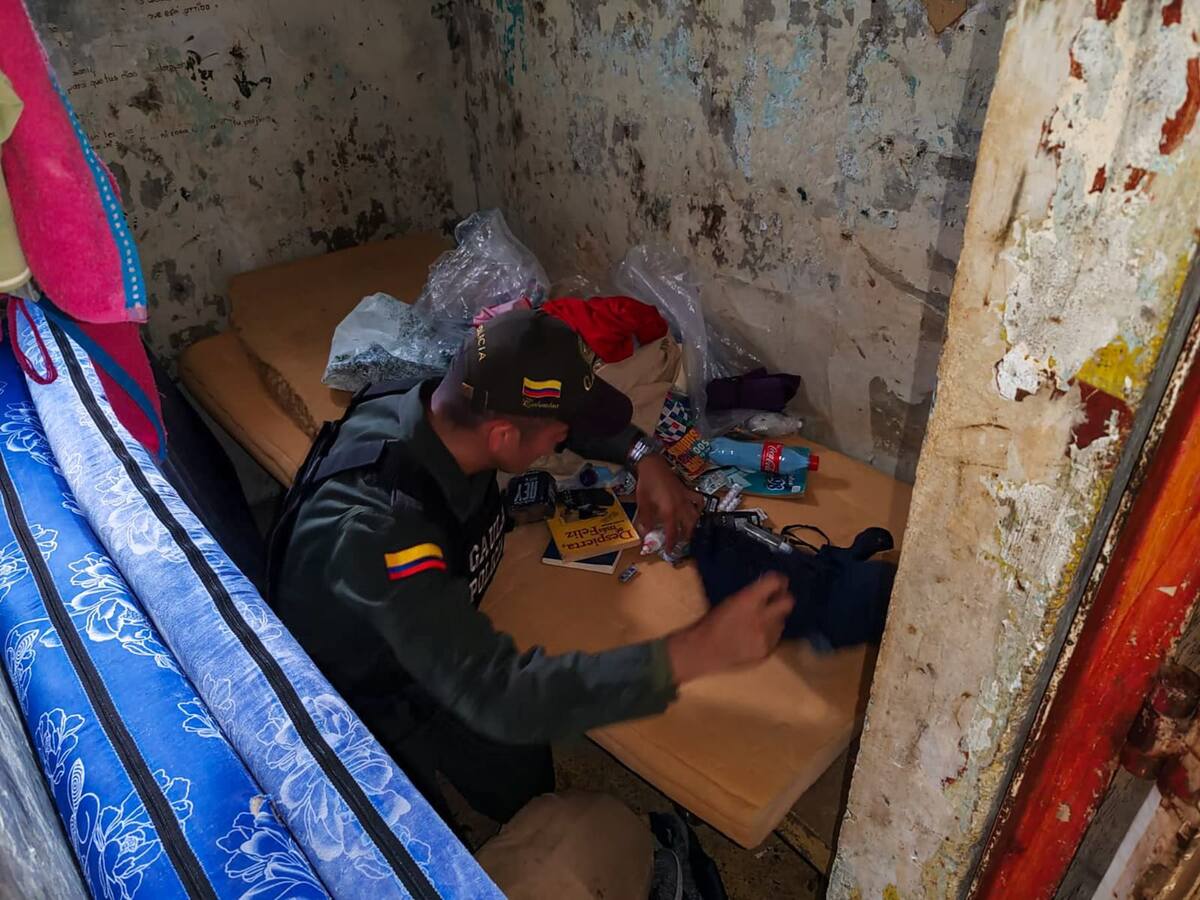 Altares de brujería y más de 1.400 SIM CARD fueron encontradas en la cárcel de Ibagué