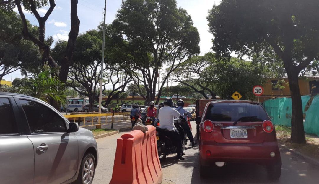 Vía Centro Comercial Bolívar