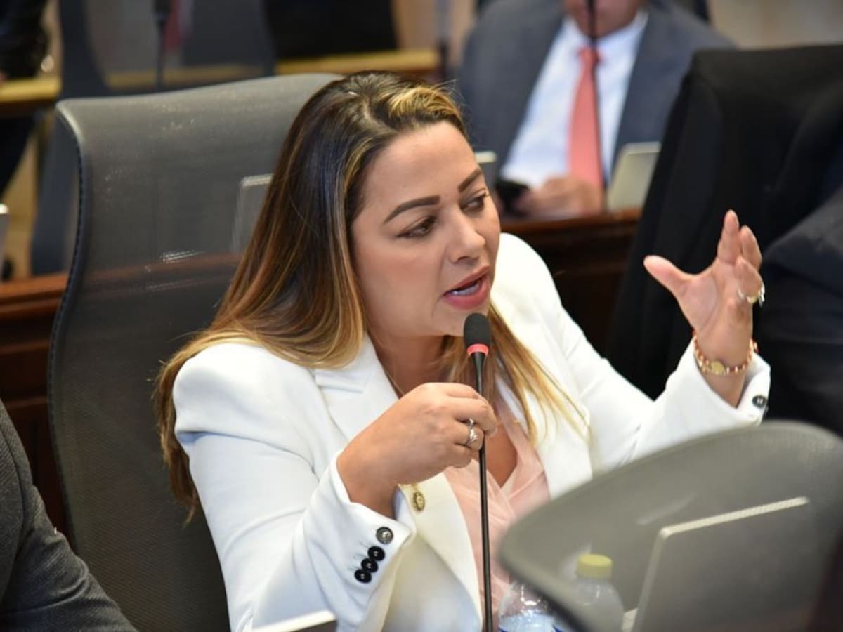 Por presunto pago de derechos de grado a cambio de votos, investigan a Ana Paola García