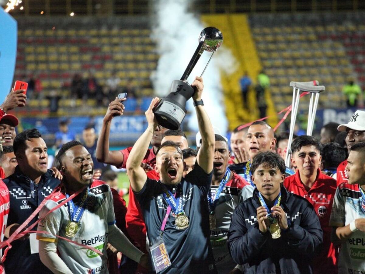 Técnico de Fortaleza revela las claves del éxito en el ascenso a la primera división