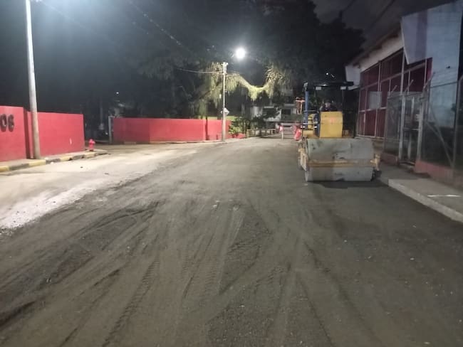 A buen ritmo reconstrucción de vía al Aguacatal en Cali.