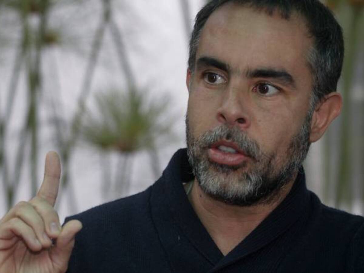 Si se firma la paz el uribismo queda desocupado: senador Benedetti