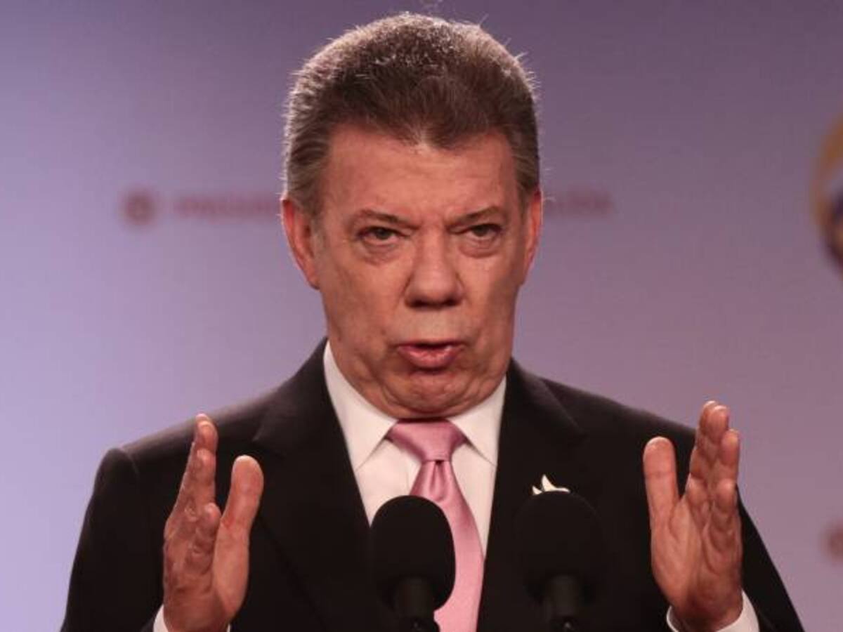 Santos nombra a tres nuevos viceministros y cinco altos funcionarios del Gobierno