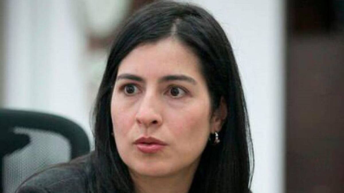 Excodirectora del B. de la República, víctima de “cambiazo” de su tarjeta