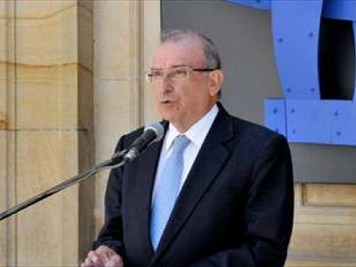 De la Calle pide a Farc mayor compromiso con víctimas y sin reticencias