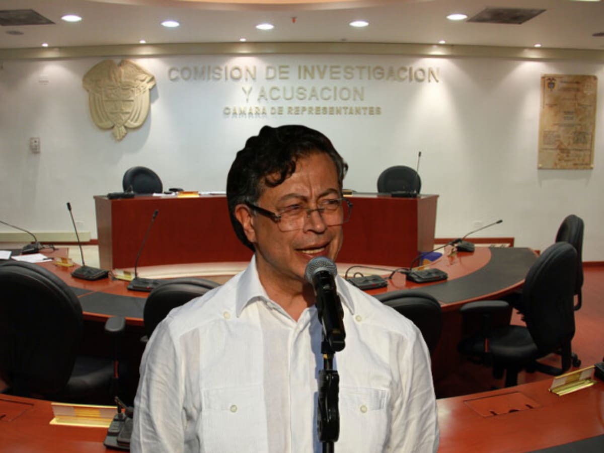 Comisión de Acusación abre investigación penal de oficio contra el presidente Petro