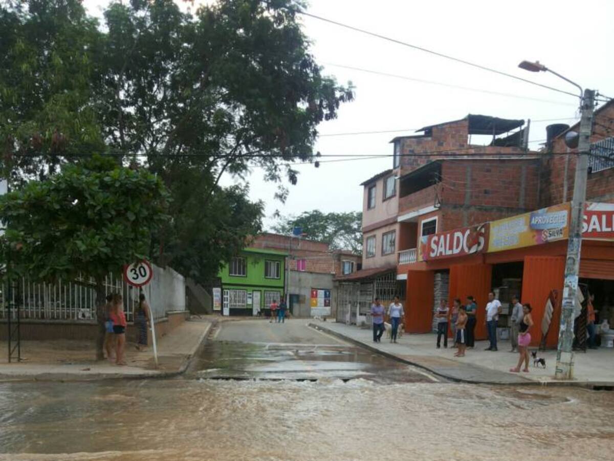 Oyentes denuncian desperdicio de agua por tubos rotos