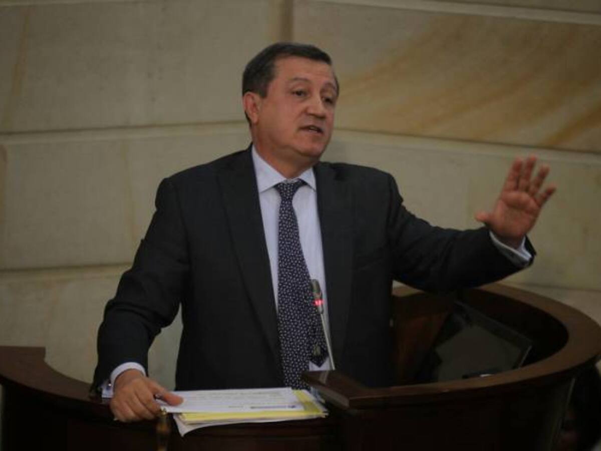 Uribismo le pide a Vargas Lleras impulsar el No para el plebiscito