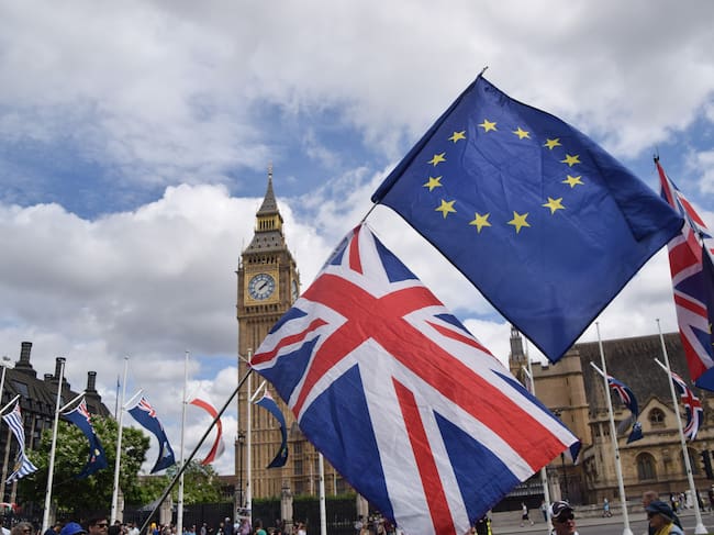 Imagen de referencia. Banera del Reino Unido y la Unión Europea en Londres, en frente del Big Ben: Getty Images.