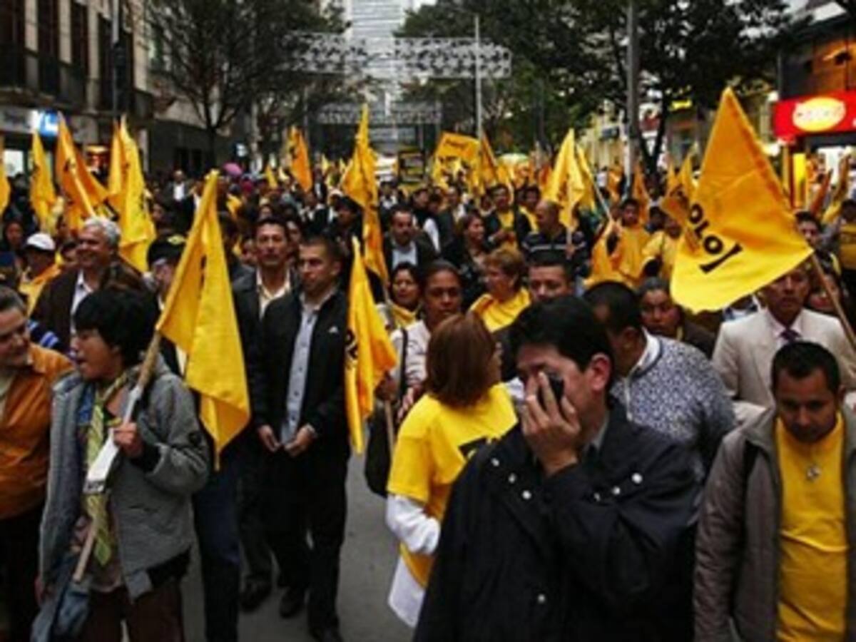 El Polo Democrático siempre ha respaldado la paz: Clara López