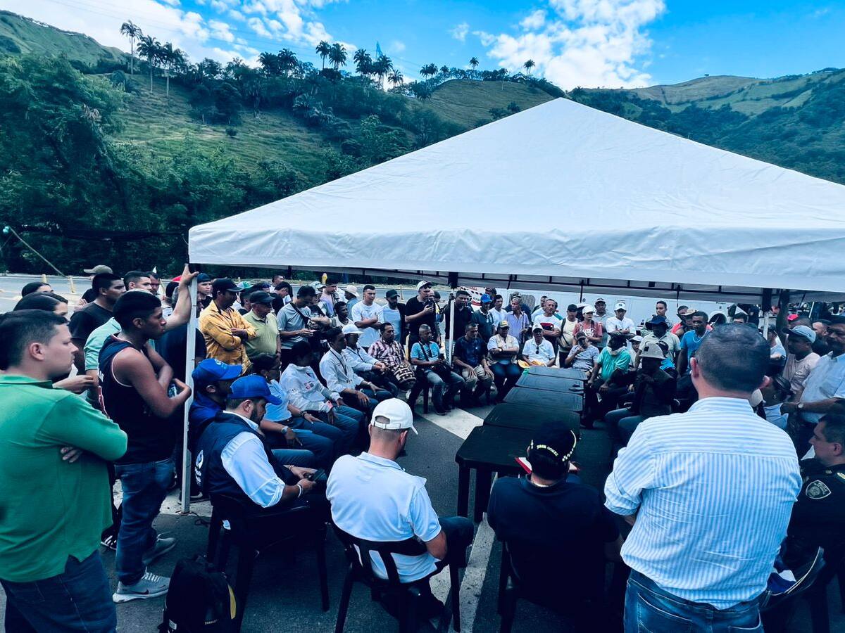 Los líderes mineros en Marmato (Caldas) esperan directrices para seguir o levantar el paro