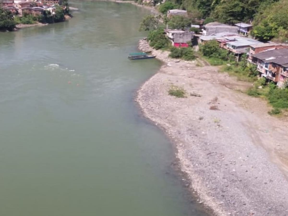 Pescadores y barequeros afectados por Hidroituango piden ayudas a EPM