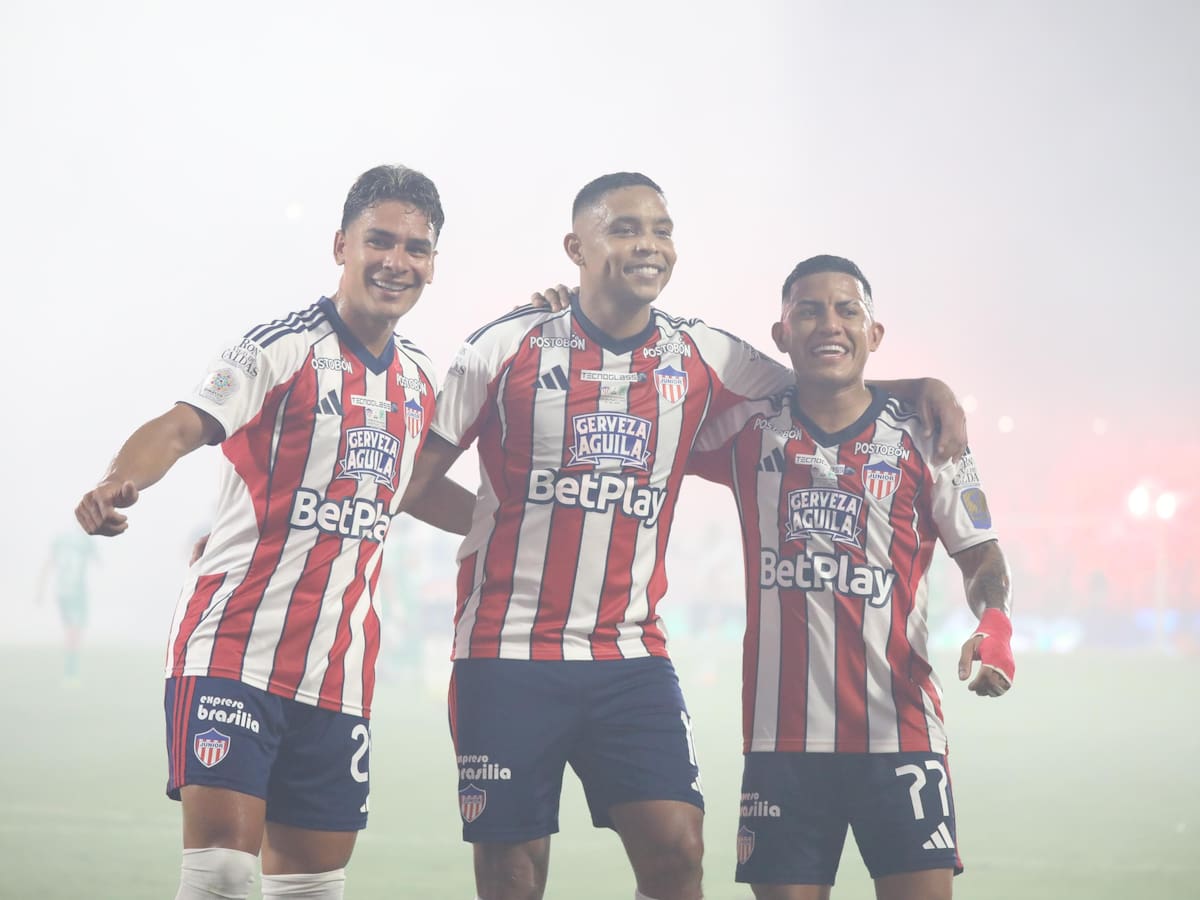 Junior goleó a Nacional en Barranquilla y se acercó al bicampeonato