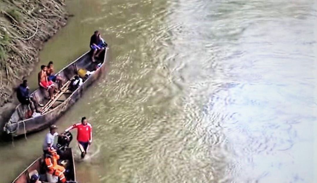 Búsqueda por parte de los pobladores y organismos de socorro