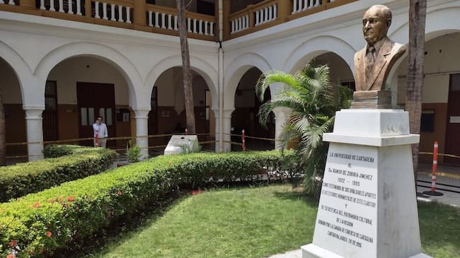 Esta persona había sido señalada a través de unos audios de manipular los contratos que se celebran desde la Universidad