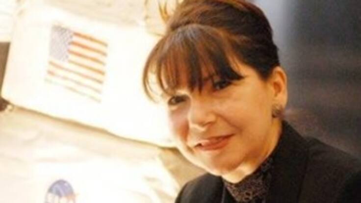 'Es bueno mantener los pies sobre la tierra con los ojos en las estrellas': Adriana Ocampo