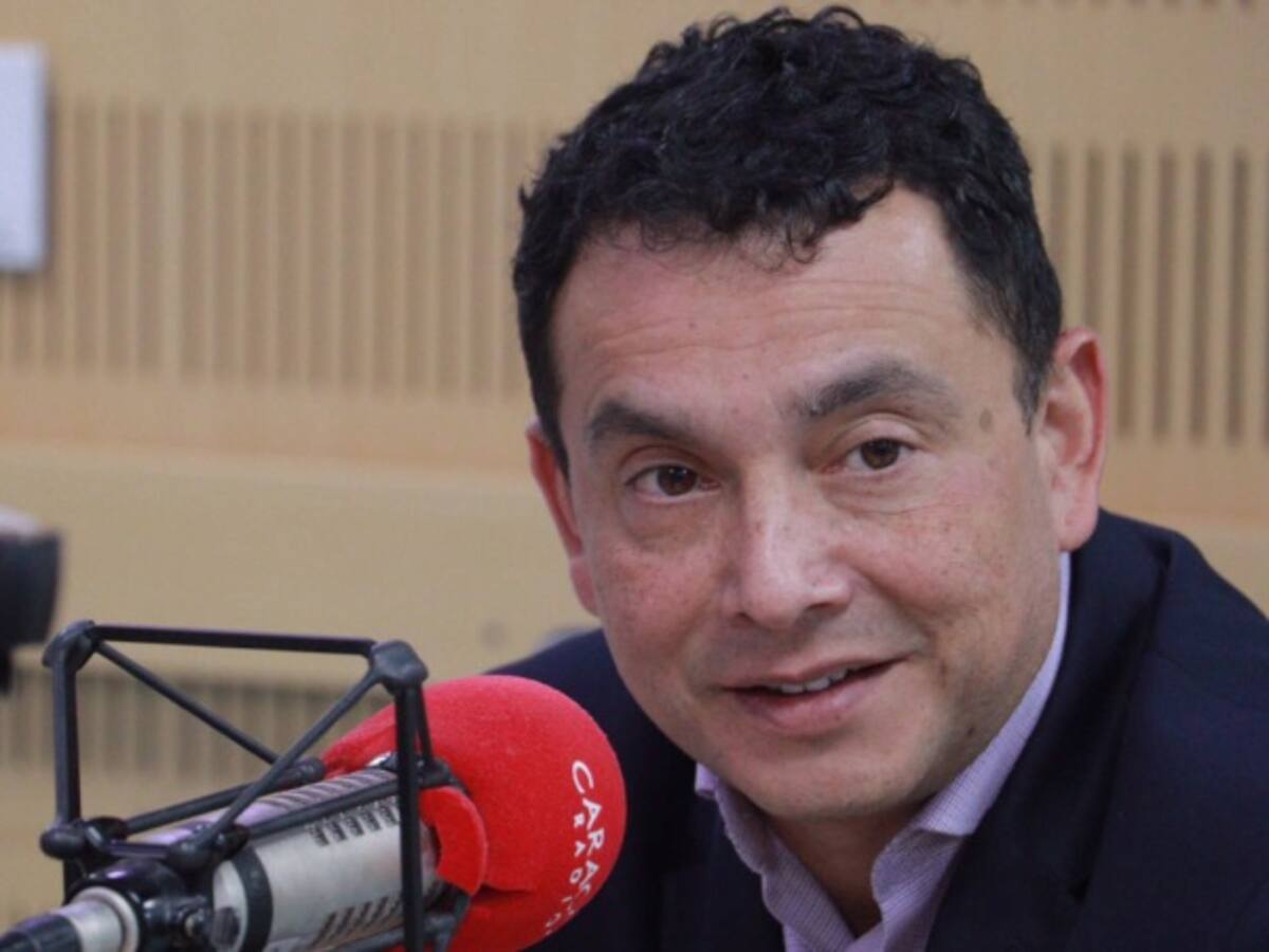 Aerocivil no tiene personal ni facultades para defender pasajeros: Libreros