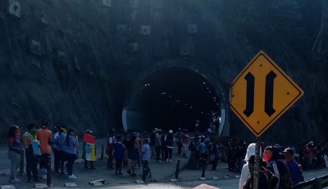Bloqueo en la vía a Buenaventura