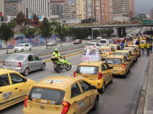Taxistas en Bogotá ratifican llamado a paro indefinido desde hoy