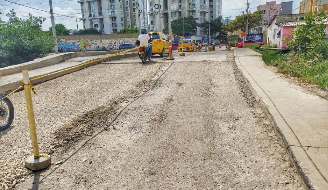 Líderes del sector La Unión del barrio Torices aseguran que algunas de las placas nuevas están rajadas y las barandas se encuentran inconclusas